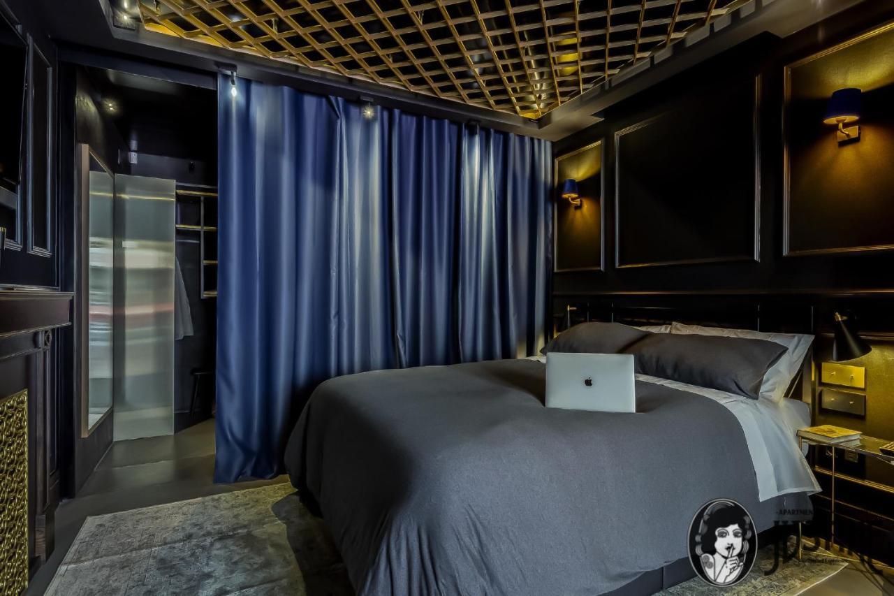 Suite Shibari By Justine Apartments Sobria Elegante Y Pecaminosa Apartamento Turistico En Madrid Rio Exterior photo