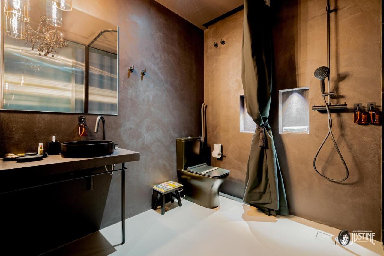 Suite Shibari By Justine Apartments Sobria Elegante Y Pecaminosa Apartamento Turistico En Madrid Rio Exterior photo